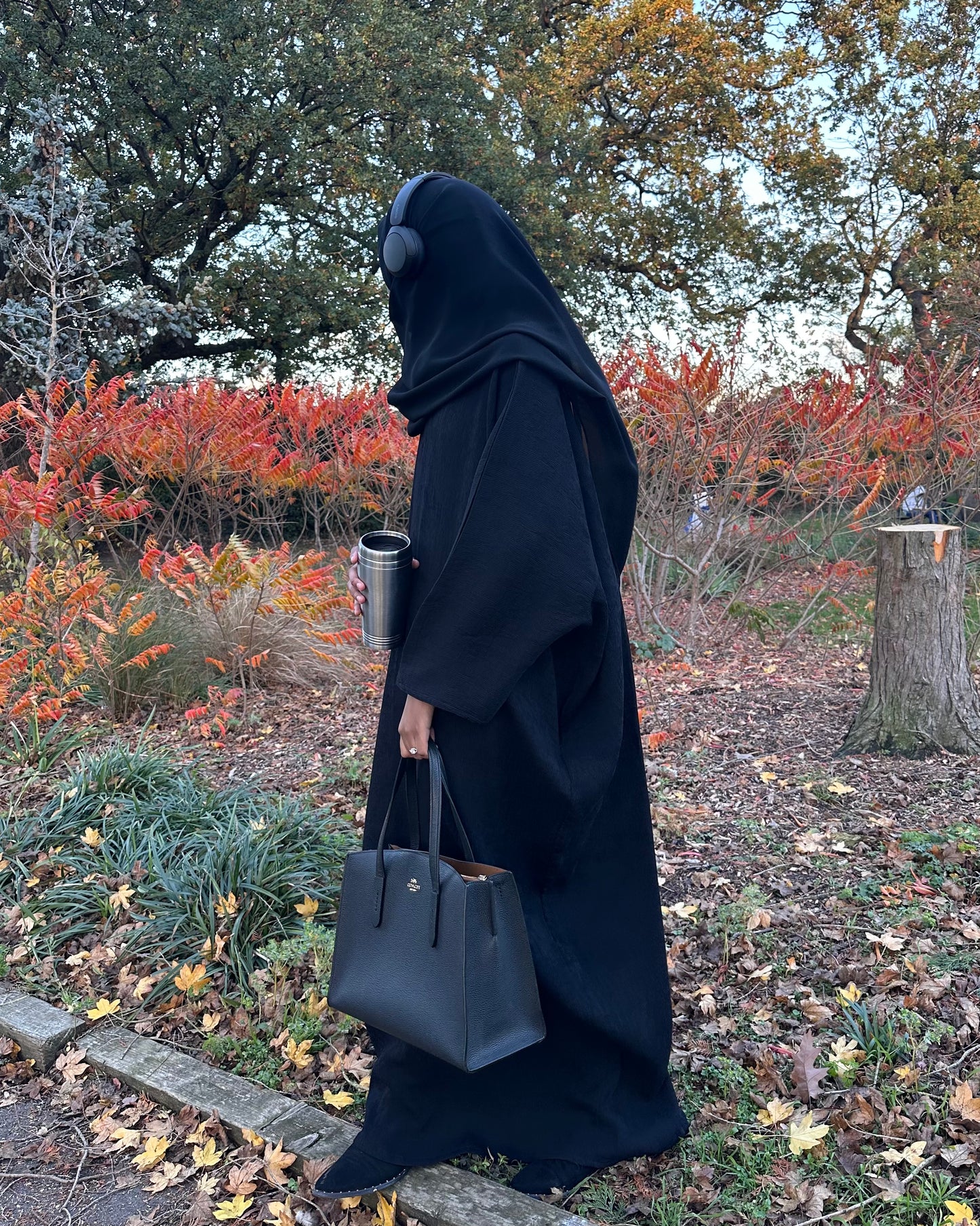 Luna Black Abaya