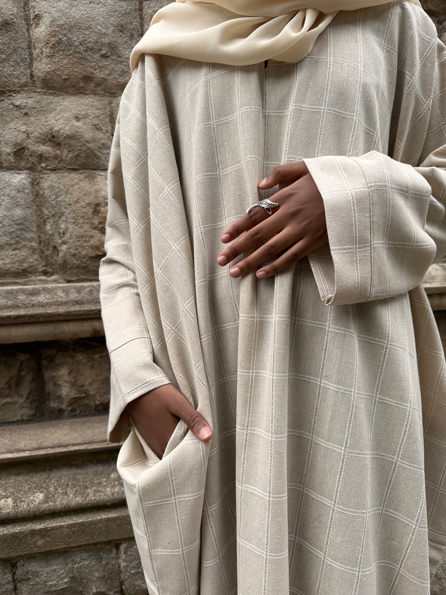 Golden Beige Linen (closed abaya)