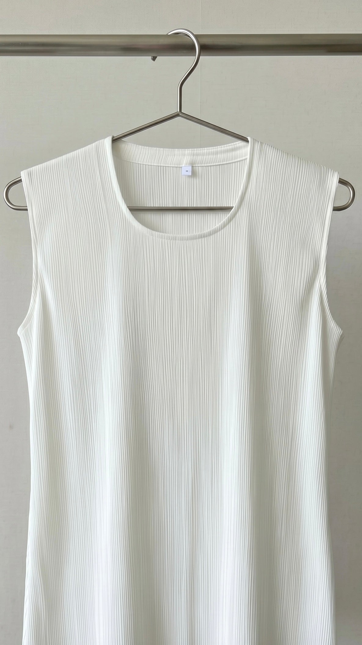 White sleeveless dress