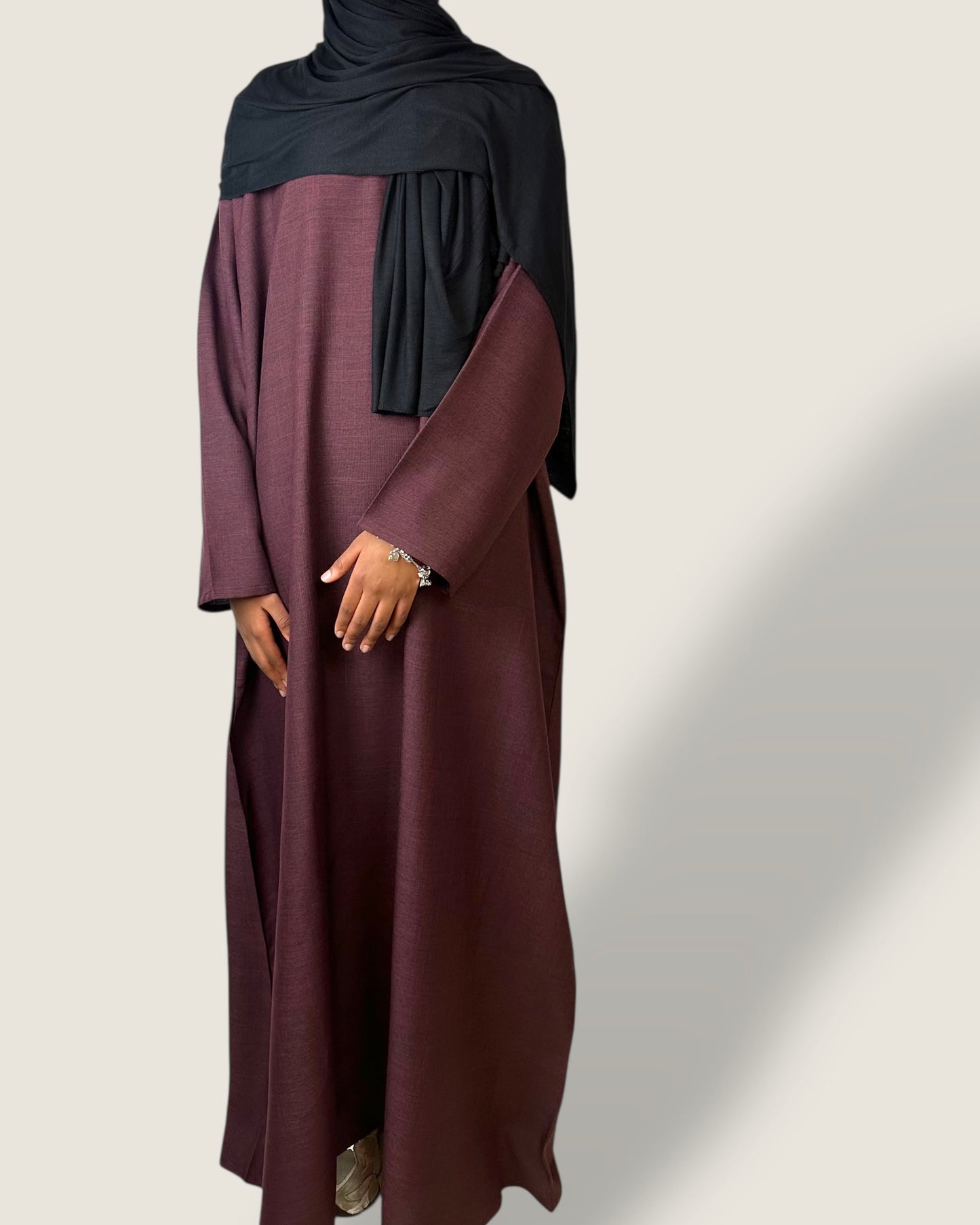 Closed Burgundy Linen Abaya
