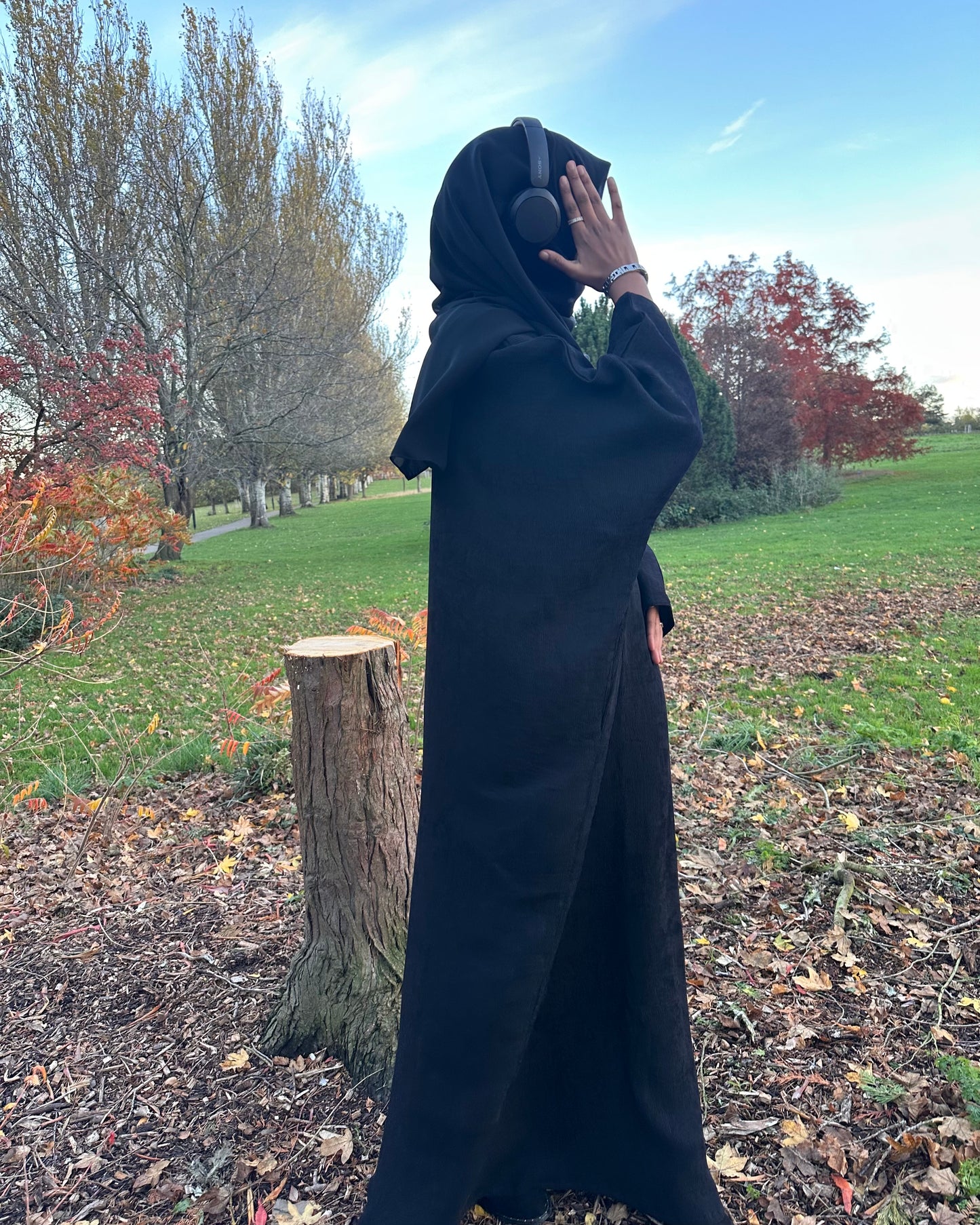 Luna Black Abaya