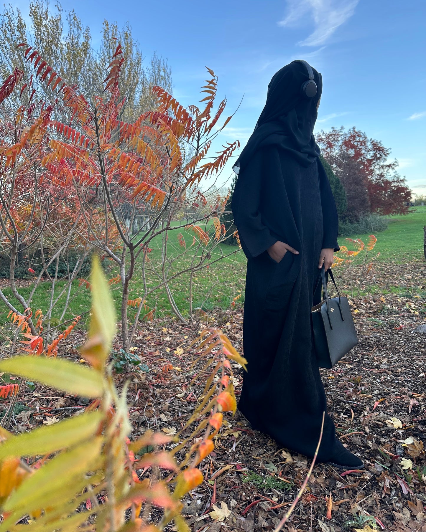 Luna Black Abaya