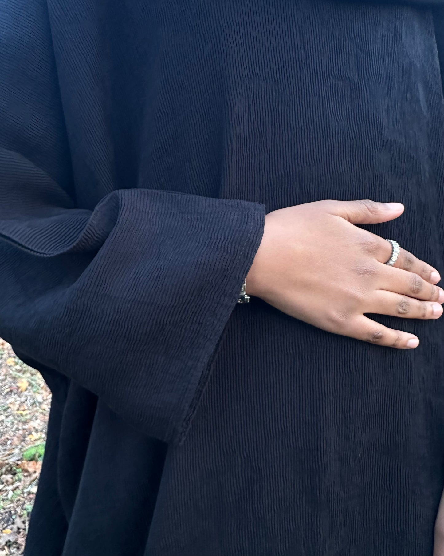 Luna Black Abaya