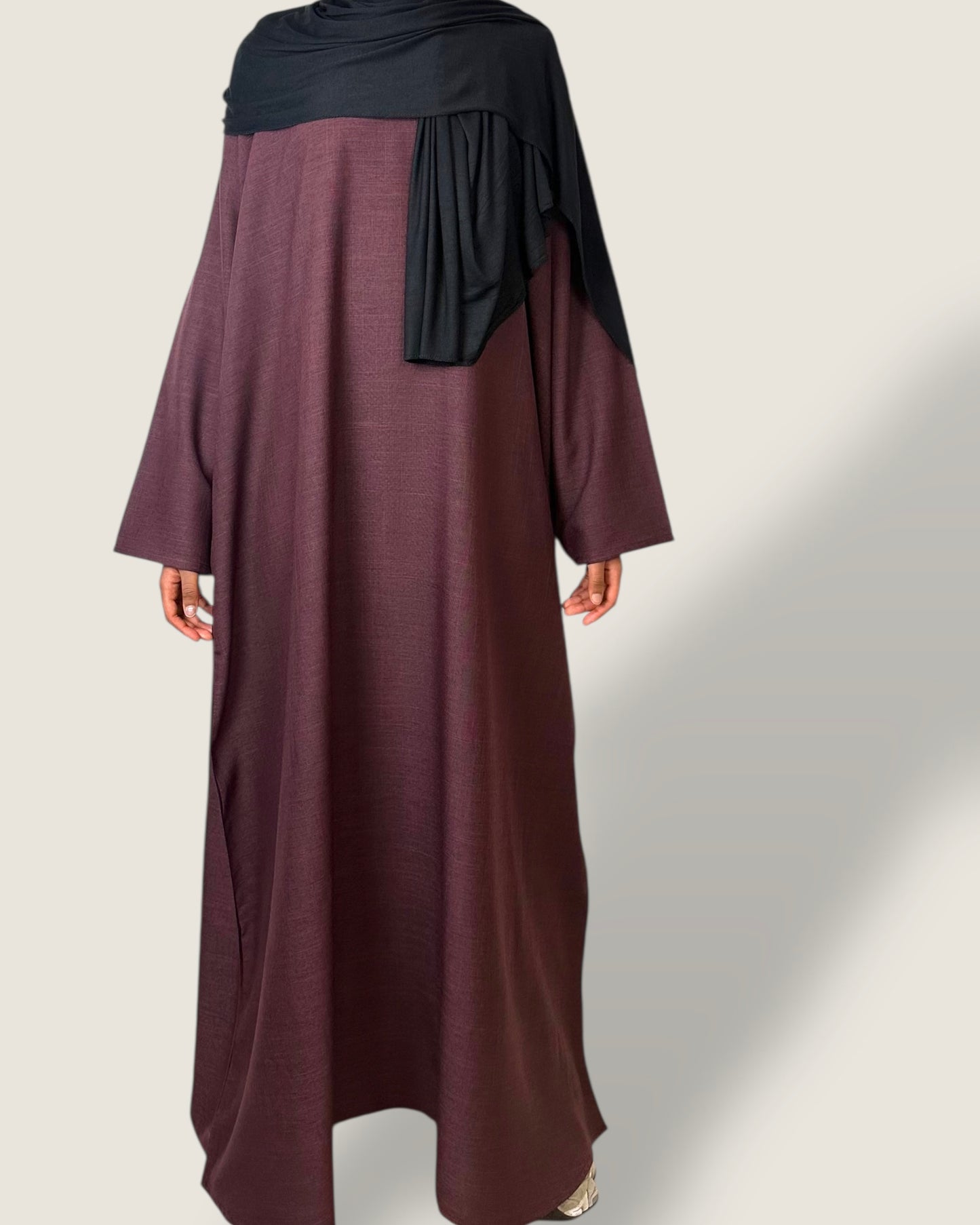 Closed Burgundy Linen Abaya