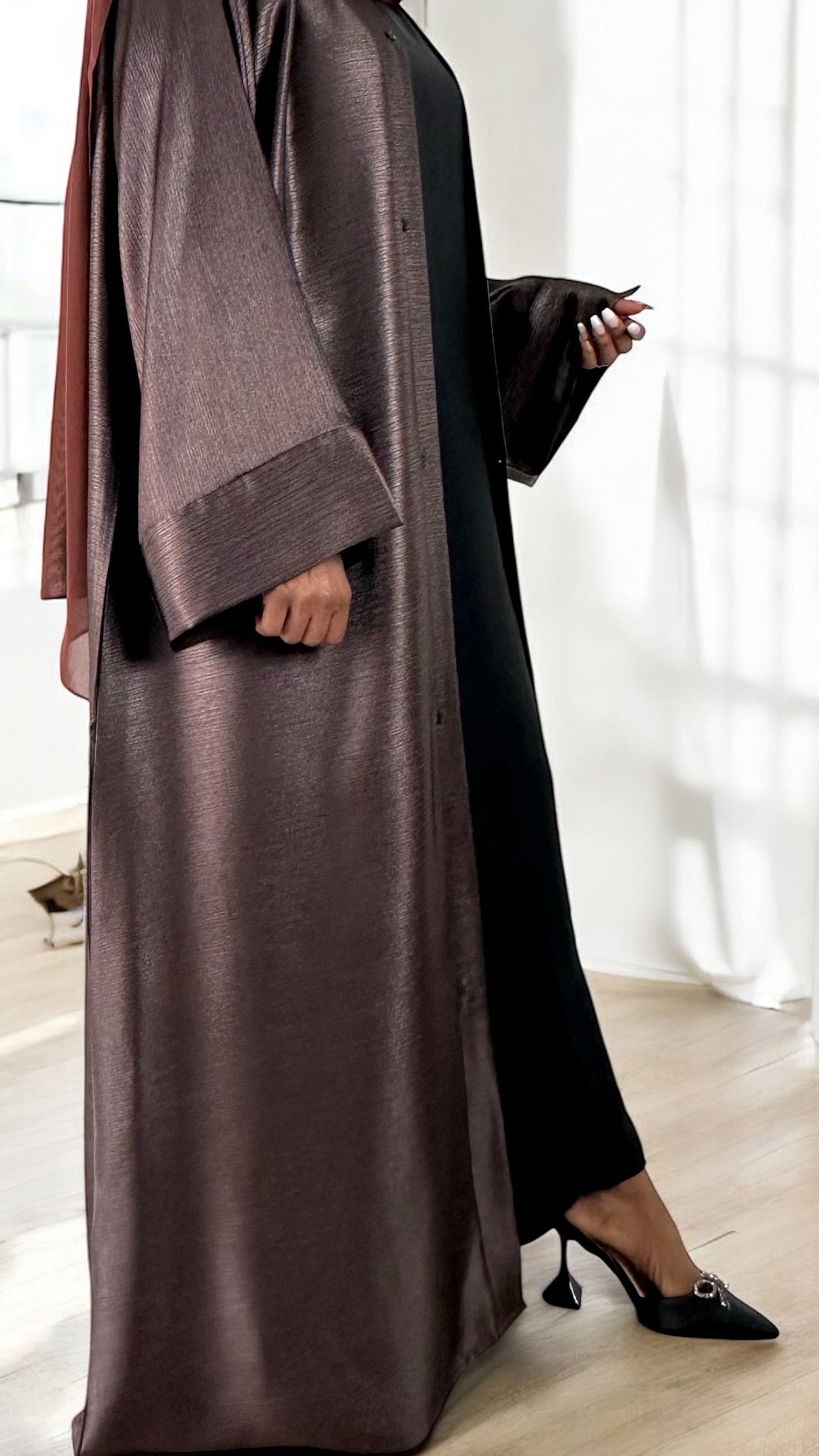 Huda’s Nightfall (open abaya)