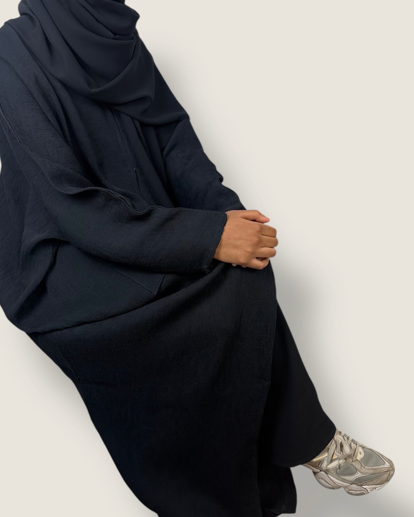 Oversized Elegance with Front Pockets Abaya