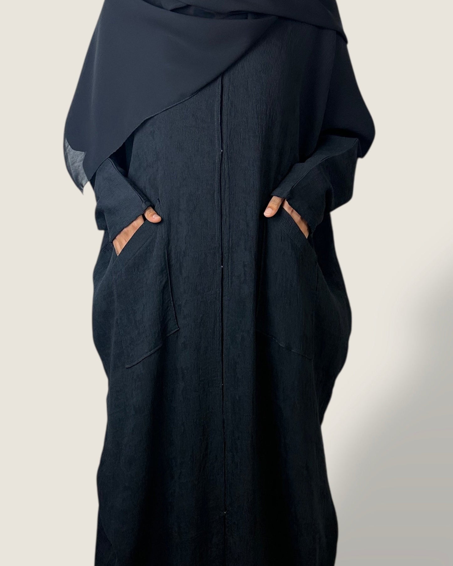 Oversized Elegance with Front Pockets Abaya