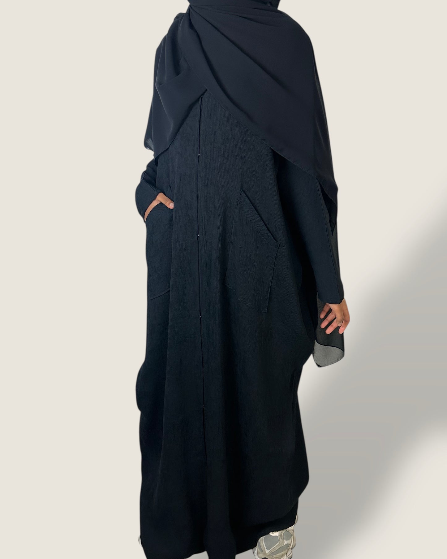 Oversized Elegance with Front Pockets Abaya