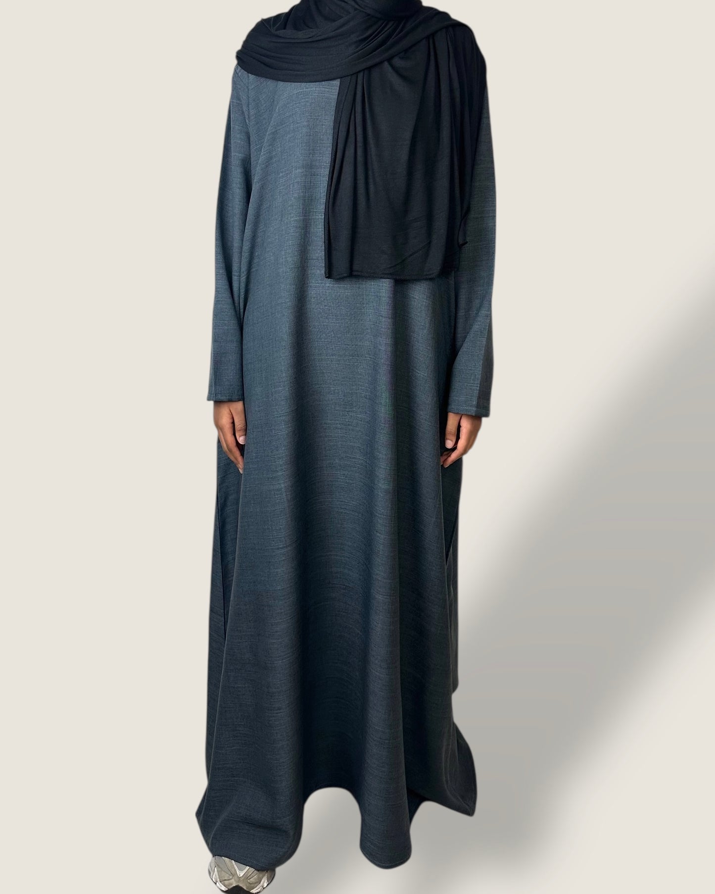 Closed Grey Linen Abaya