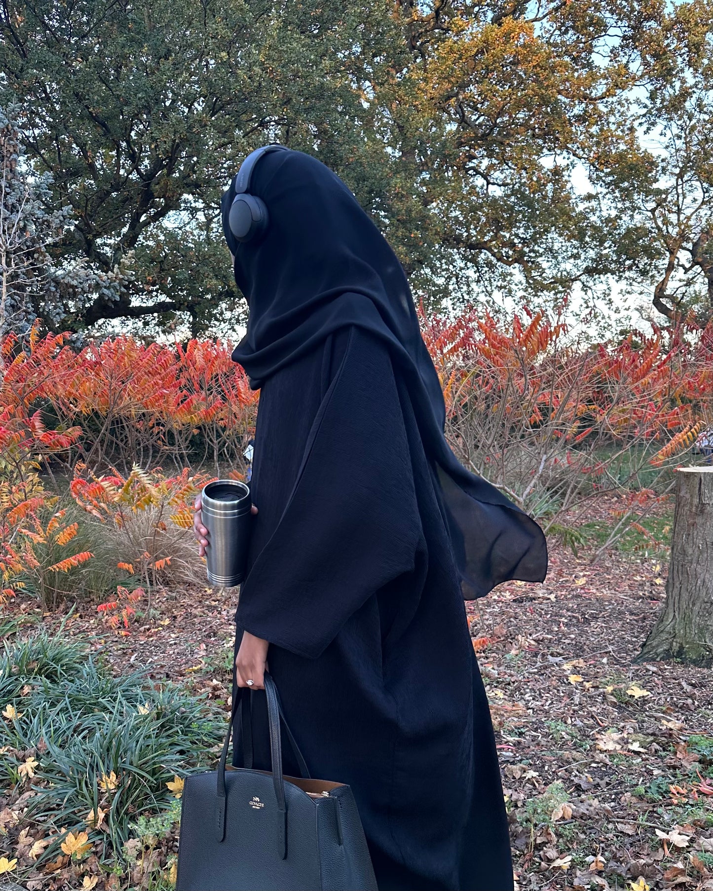 Luna Black Abaya
