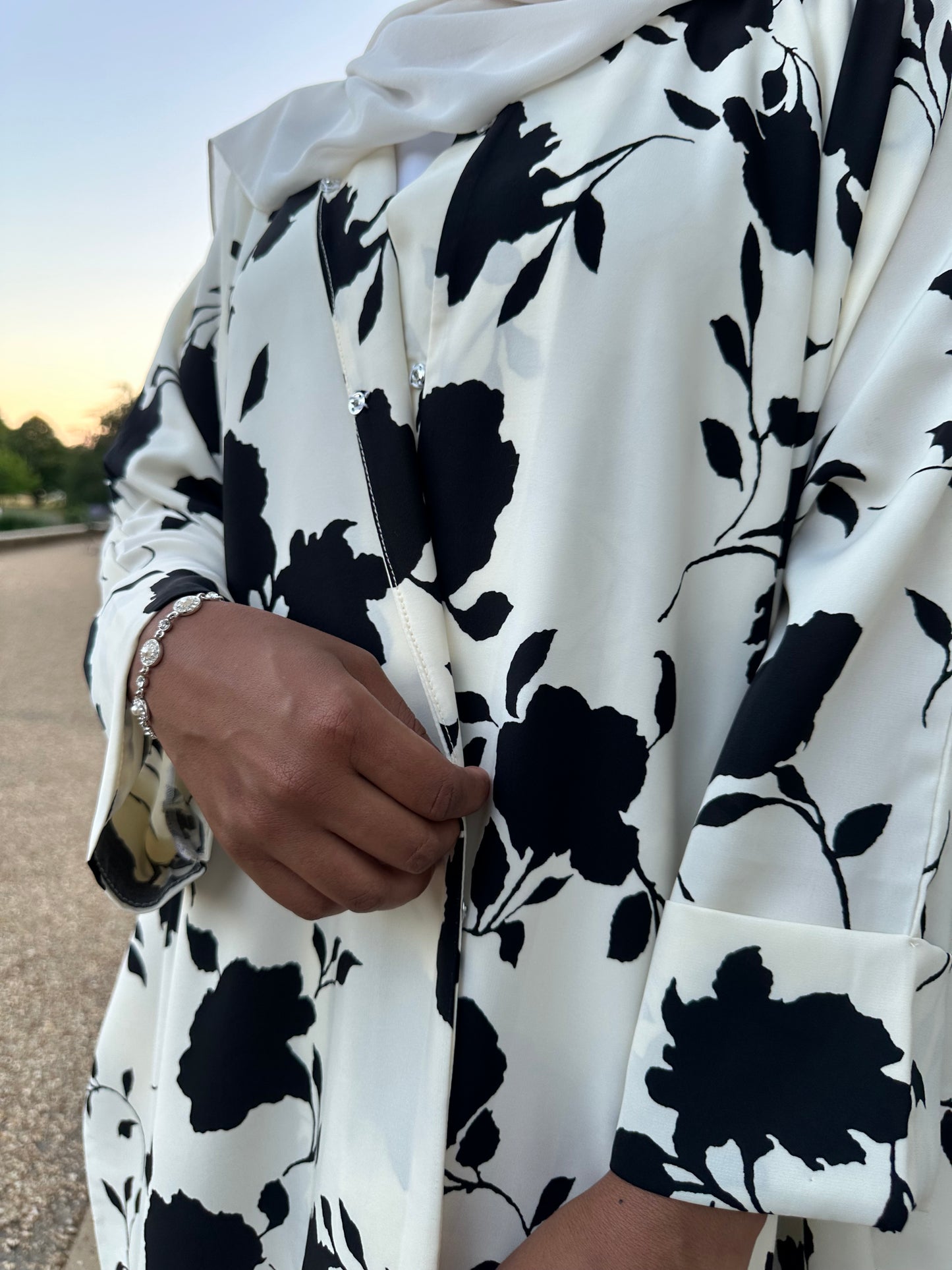 Fleur Ivoire Oversized Abaya Set