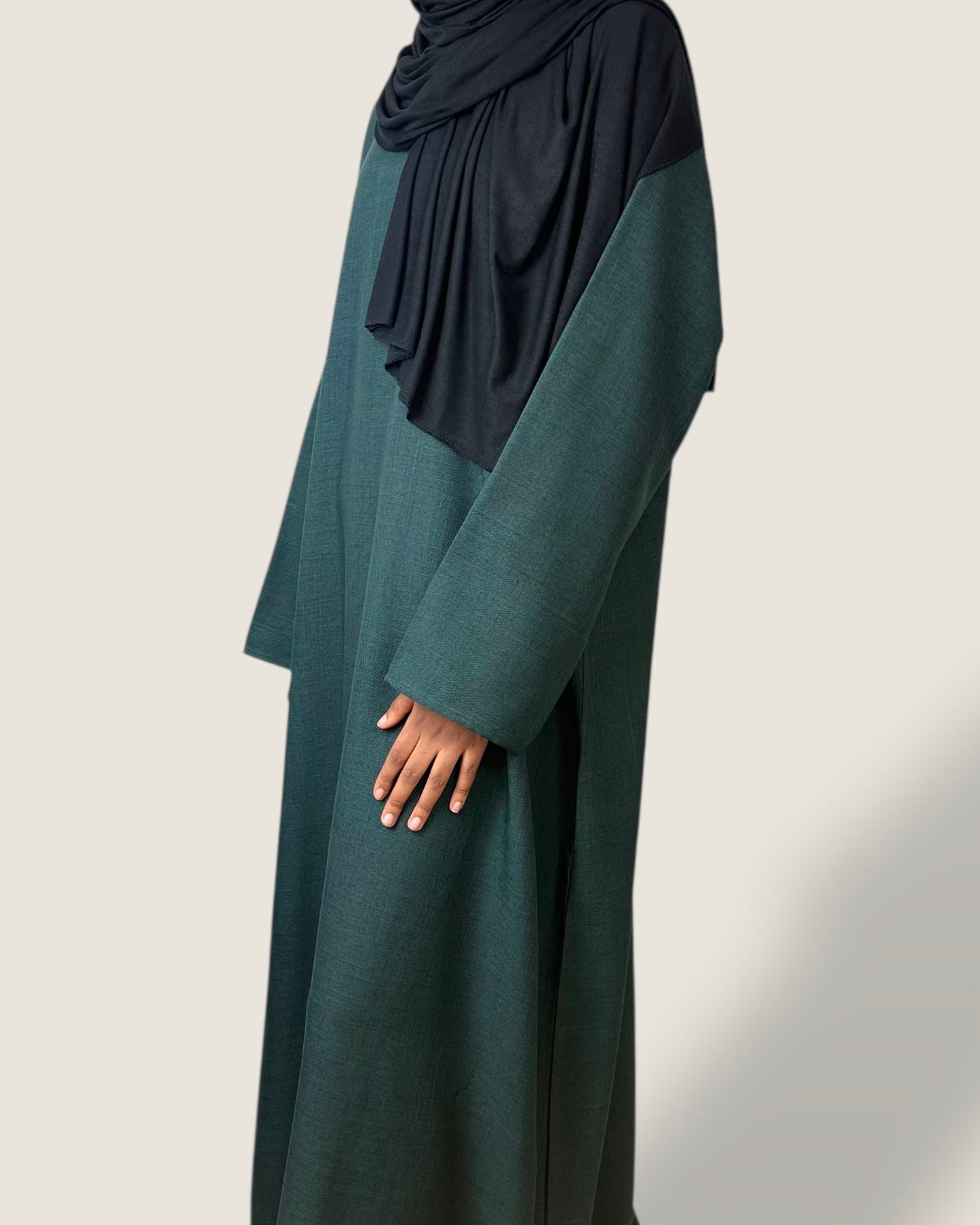 Closed Bottle Green Linen Abaya